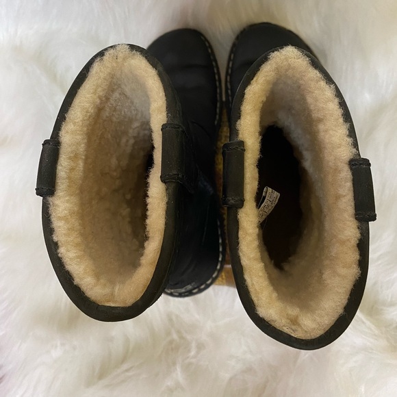 UGG Aliso Short Leather Boots size 5 - Picture 5 of 8